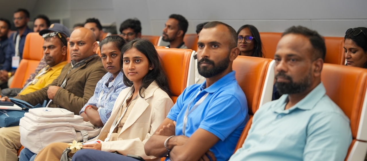 Delegación mediática de Sri Lanka visita Shenzhen Daily para conocer su innovación digital